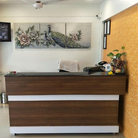 Hotel Runway Inn Ahmedabad Ngoại thất bức ảnh