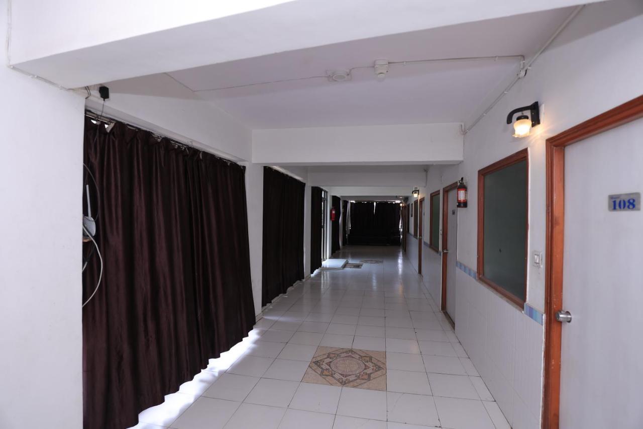 Hotel Runway Inn Ahmedabad Ngoại thất bức ảnh
