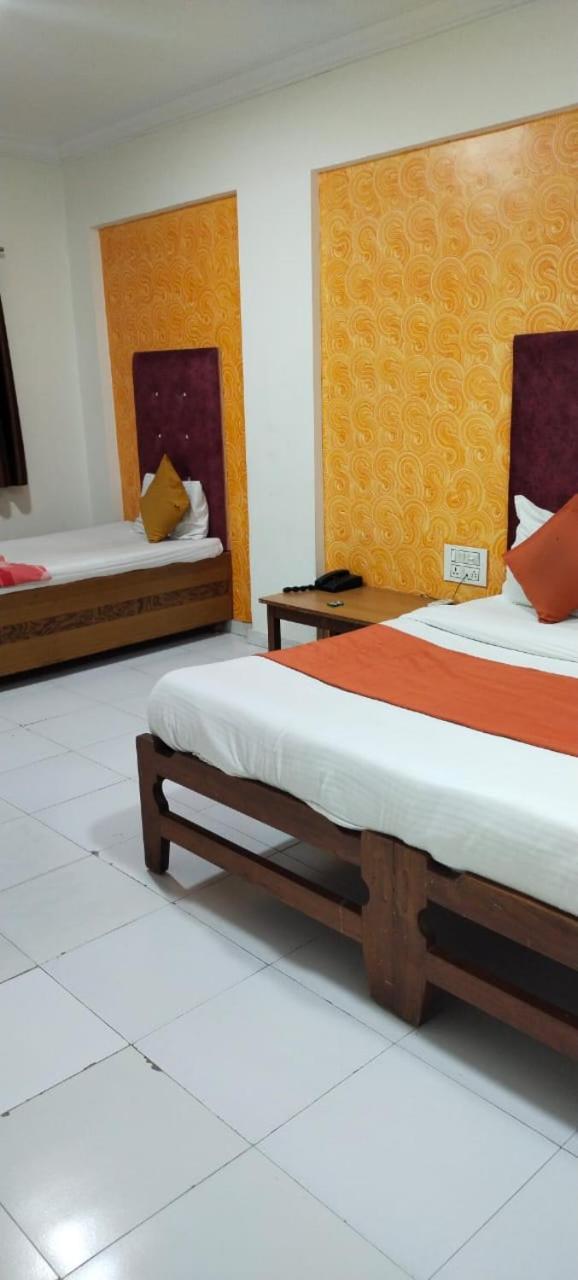 Hotel Runway Inn Ahmedabad Phòng bức ảnh